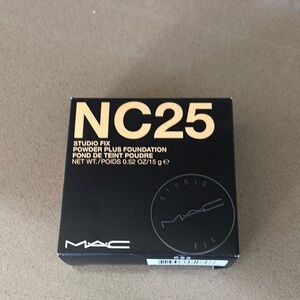 MAC Studio Fix Powder Plus Foundation NC25